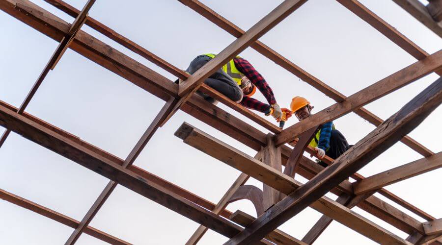 Professional gutter cleaning services in Leakesville, MS